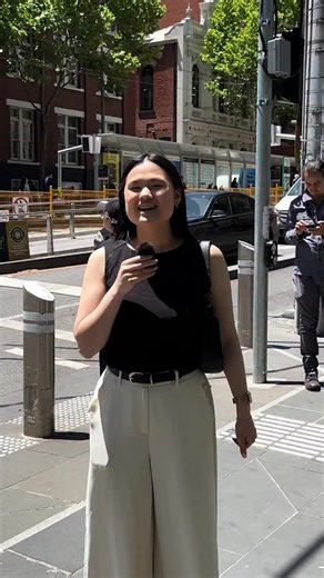 If you’re graduating at the Melbourne Graduation Ceremony next week, it’s almost time to go get your gown and tickets! 🎓 Everything you need to know is in your student email and linked in our bio. | RMIT University