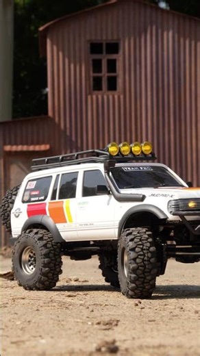 Micro Crawler - FCX18 LC80 Tri-Color Mod At Home