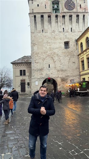 Am vizitat Cetatea medievală din Sighișoara, un loc în care timpul pare că s-a oprit. Inclusă în patrimoniul UNESCO, este singura cetate medievală locuită din Europa, cu străzi pietruite, turnuri pline de istorie și o atmosferă care te poartă direct în Evul Mediu. Un loc care merită văzut măcar o dată în viață. #sighisoara #unesco