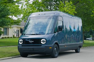 Amazon driver gives an up-close look at the new Rivian EDV all-electric delivery van - EV Pulse