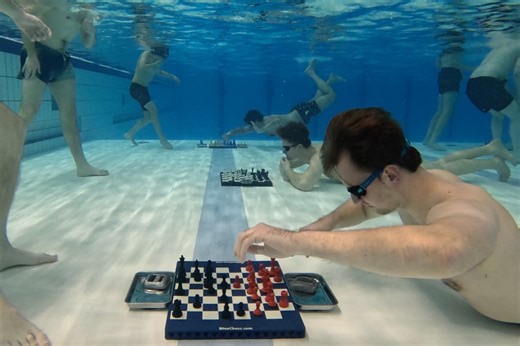 Zyon Kollen dives to victory at World Diving Chess Championships in Groningen