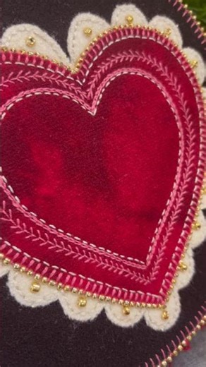 To My Valentine | 8" round wool applique mat #woolapplique #wool #embroidery