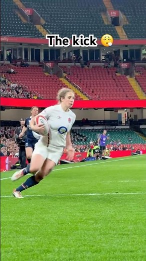 Abby Dow at the double in Cardiff 🫡 #england #englandrugby #rugby #redroses
