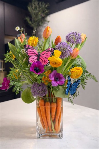 POV: You made your Easter centerpiece from the grocery store 🥕🌷🐣 Produce section floral department = magic ✨ Save this tutorial for Easter 💛 Or DM/call to order yours if you want us to make it for you 😉