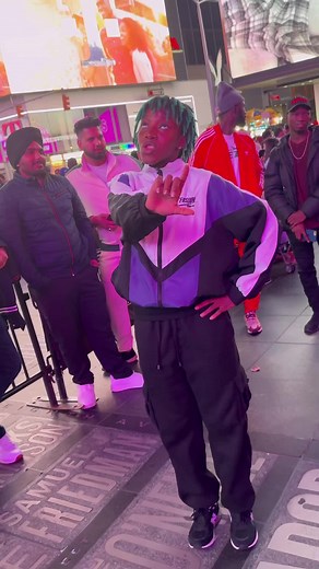 I hope I’m not late on this trend!🙈 Anyway, the tickets for my USA TOUR are available. LINK in Bio!😃🔥🤭 Cant wait to see you in your state!