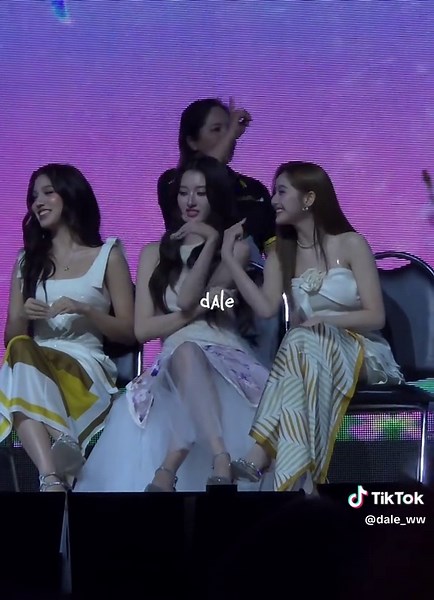 I sometimes forget Mim is like us. Look at how she even orchestrated this pose 🤣🤣🤣 I better see the end result of this one! #emibonnie #ViewMim