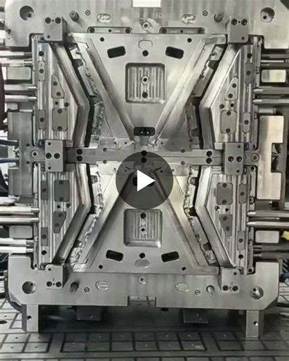 #singlecavitymolds #complexinjectionmolds #precisionengineering #moldmaking #injectionmolding #toolmaking #manufacturingexcellence #vegacylinders #industry40 | Stefano Meli