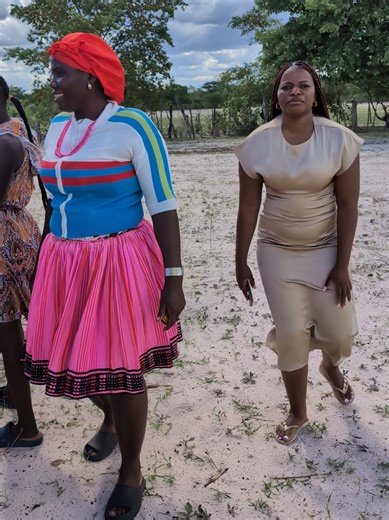 Welcome to The Best Canvas Printing & Photography! 🖼️ 🖼️ Canvas Prints: A0 – N$390 (2 for N$750) | A1 – N$300 (2 for N$500) | A2 – N$250 (2 for N$450) | A3 – N$200 (2 for N$300) | *How to order:* 1️⃣ Choose your size & pay: 0813358409 2️⃣ Send photo (as document) via WhatsApp or email: metumediasolutions@gmail.com 3️⃣ Indicate Oshakati or Windhoek pickup. ✅ Ready in 2 days — follow up if delayed. Studio (Windhoek): 👤 1–N$270 |👤👤2–4–N$350 | 👨‍👩‍👧‍👦 5–8–N$500 📞 Contacts: 0813358409 / 085