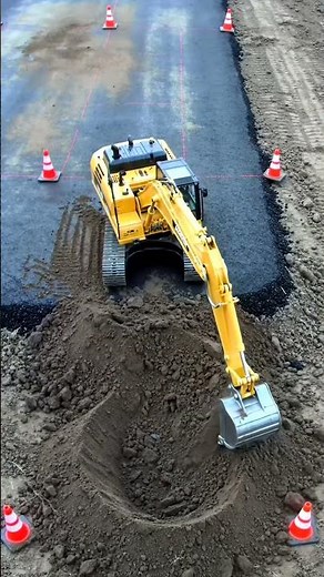 RC Excavator Master at Work! 🚧 Mini Construction Site Action