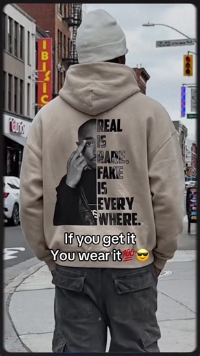 “Real is rare, fake is everywhere”- Tupac👑. The perfect hoodie doesn’t exist 💯#tupac #2pac #tupacshakur #tupacking #2pacshakur