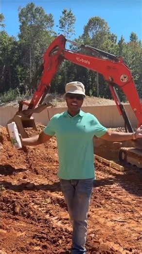 A $4 Million Dollar Home Requires A Pool 💦 Mendeecees