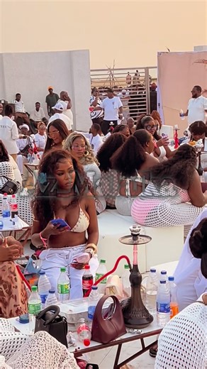 Az Malaika on Instagram: "Everywhere soft…… Awon software aye✌️ Awon amuludun ❤️ @ks1malaika Ilashe beach party season 3 Packaged by @mademenoflagos"