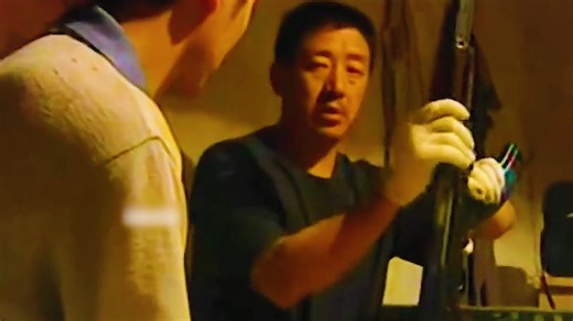 白宝山终于搞到了他心心念念的手枪