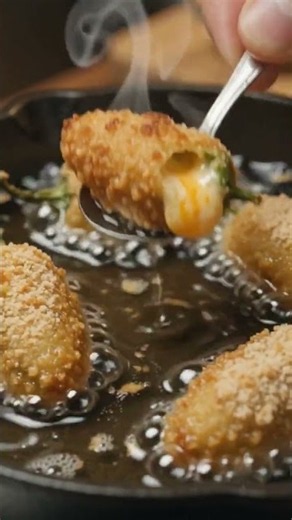 The Ultimate Jalapeño Poppers! 🌶️🧀 Crispy, Cheesy & Spicy #Shorts