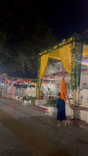 Guru Nanak Dev Ji (1469–1539) was the founder of Sikhism and the first of the ten Sikh Gurus. He was a spiritual leader, philosopher, and social reformer who dedicated his life to spreading a message of equality, selfless service, and devotion to one God. #gurunanakdevji #Gurpurab | Inder PB | Facebook