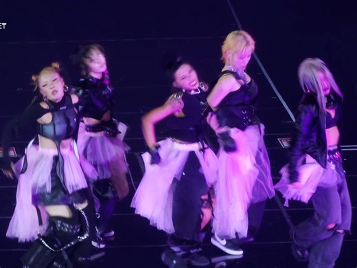 街头女战士2演唱会 LADYBOUNCE - 团曲 + RATATA 4K饭拍 | 首尔场 ON THE STAGE 231201