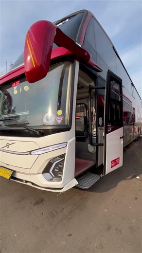 How Indonesia’s Luxury Buses Look From the Driver’s Seat#Comfort #interior #transportation 🚐💺