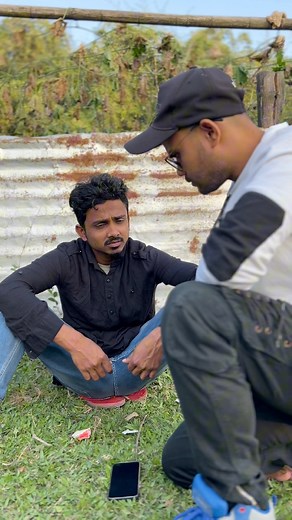 Phone uthash na ke ......#bangla #banglagram #banglareels #viral #funnyvideos #comdey #bokabuz #hasanur #followforfollowback #takla #kalgachia #reeloftheday #memeoftheday #funny #Bangladesh #banglafunny #banglacomedy #trending #viral | Hasanur Rahman