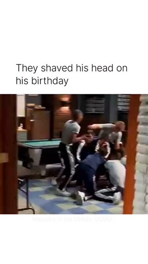 Movie Den | Malcolm in the Middle (2000–2006) 7 Seasons • 😂 Comedy / 🎭 Family / 👨‍👩‍👧‍👦 Slice-of-Life Malcolm in the Middle follows Malcolm — a... | Instagram