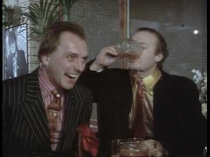 Filthy, Rich and Catflap s01e04 A Death in the Family