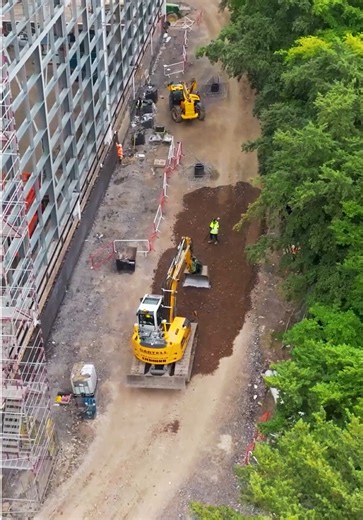 A cluster of trees created challenges for @GartellandSon in maintaining GNSS signals for nearby machines during the construction of a 22-meter-high steel building. In collaboration with SITECH UK & Ireland, Gartell & Son overcame these challenge with a machine control solution – the Trimble MS976 GNSS Smart Antennas equipped with Trimble ProPoint GNSS technology – that could perform effectively in the challenging GNSS environment. SITECH UK & Ireland’s Carl Parsons said of the solution, “It come