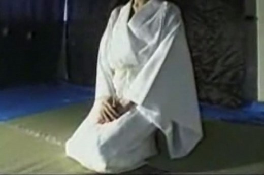 Video- Japanese girl Seppuku (harakiri) with a knife - herdeaths