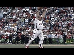 Tug McGraw takes part in Veterans Stadium finale