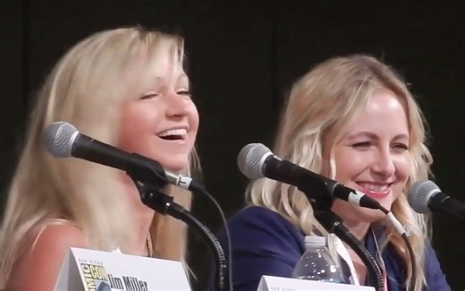 小马宝莉云宝与小蝶配音演员Ashleigh Ball & Andrea Libman在马展上接受粉丝访谈