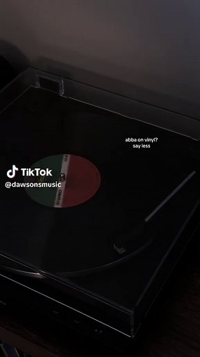 Spinning ABBA Greatest Hits Vol. 2 on Vinyl