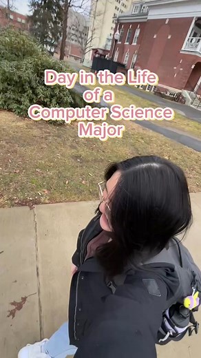 A glimpse into the life of a Computer Science major at UMass Amherst. #umass #massachusetts #university #studentlife #college #computersciencegirlies #computerscience #major #dayinmylife #vlog