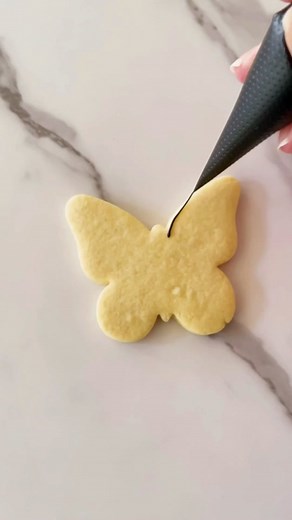 Learn How to Decorate Cookies Like a Pro!