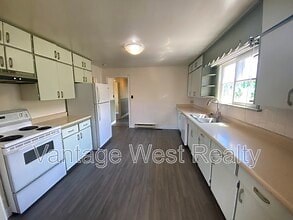 3 Bedroom Kelowna BC Houses for Rent - 4 Homes | Apartments.com