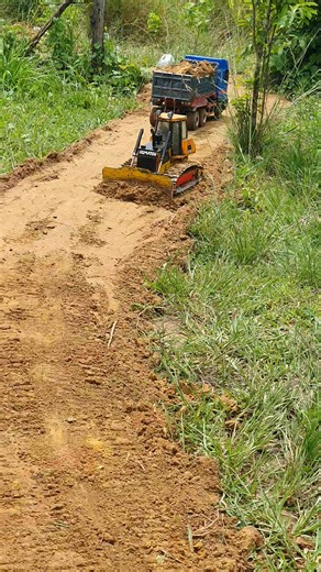 741K views · 8.2K reactions | Old Bulldozer KOMATSU handmade Very Strong Powerful #minimachine #RC #rctruck #truck #construction #realsfacebook #rcworksite #reallife #reelschallenge #bulldozer #handmade | RC Truck 12v | Facebook