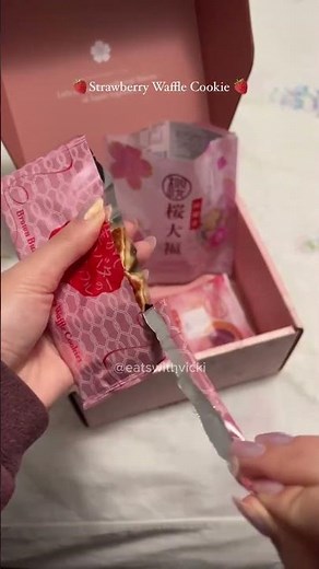 Let’s Unbox Sakuraco’s Artisanal Snack Box this Spring!