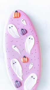 Easy Ghost Design 👻🎃 Beginner-friendly ghosts👻! Who knew making ghosts could be so easy? Just grab a small measuring spoon or small rounded paint brush, some thick icing, and swipe down. Instant Halloween magic! ✨ Cutter @cameliacutters 🎶 @juliano_piano_music #spookycute #halloweencookies #decoratedcookies #ghostcookies #royalicingcookies #LAevents #halloweentreats #cookiedecorating #cookieart #cookietutorial | Oh Baby Bakery