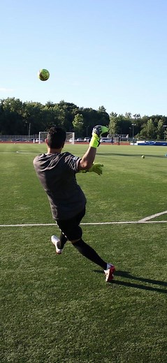 476K views · 3.5K reactions | How good is your game distribution? 理⚽️ #soccer #soccerlife #soccerskills #soccergame #goalkeeper #goalkeeping #goalie #gkunion #footy #football #footballer #reelsfbシ | HK Goalkeeping 1 | Facebook