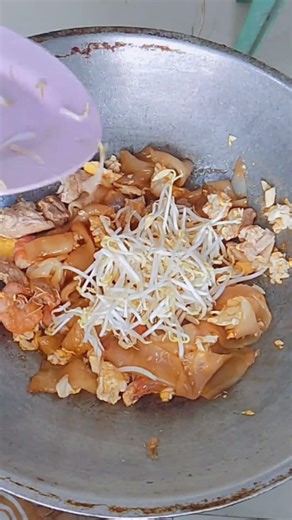 เส้นใหญ่ผัดซีอิ้ว #cooking #food