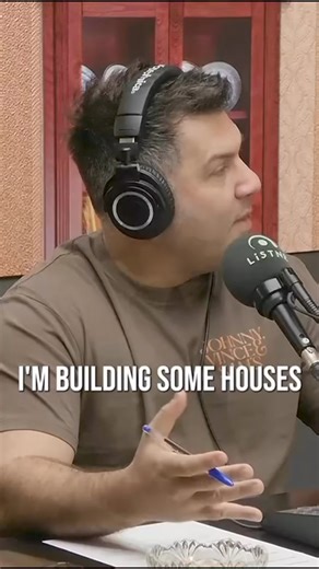 463K views · 6K reactions | When your neighbor drives a hard bargain before the demo has even commenced - he just had to have a crack! What side of the fence are you on? @sooshimangopodcast Listen  now! Get it where you get your #pods! (Link in comments below ⬇️) | Sooshi Mango | Facebook