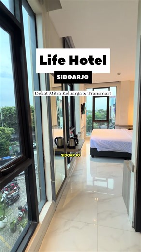 Life Hotel sekarang sudah ada di Sidoarjo. Lokasi dekat dengan Transmart & RS Mitra Keluarga Sidoarjo. Ke GOR Delta, stasiun Kota serta Gerbang Tol Sidoarjo juga dekat. Harga affordable dan kamar tipe Deluxe sangat nyaman, ukuran lega dengan bonus city view cantik. #explorehotelfavorit #hotelsidoarjo #lifehotelsidoarjo #nexentertainment #nexlifehotelsidoarjo