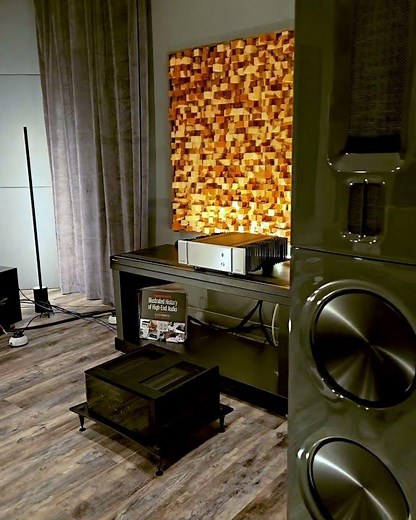 Pass Labs XA25 Stereo Power Amplifier