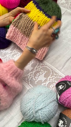 2.2K views · 3 comments | Free pattern alert - Holiday Beanie in Dream yarn - so many colors to chose from! Best gift is handmade gift #loopymango #madeformaking #knittedgift #dreamyarn #learntoknit #knitstagram #oneskeinproject | Loopy Mango | Facebook