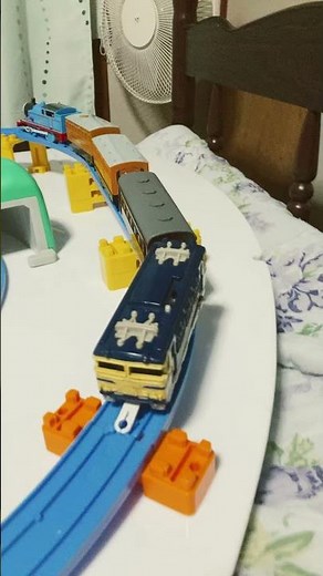 [トーマス]大井川鉄道風にして走らせてみた＃プラレール＃トーマス＃きかんしゃトーマス＃踏切カンカン＃カンカン踏切＃大井川鉄道＃プラレールレイアウト＃鉄道#タカラトミー #train＃電車＃電気機関車