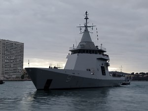 Zarpó el ARA Bouchard del puerto de Toulon (Galeria)