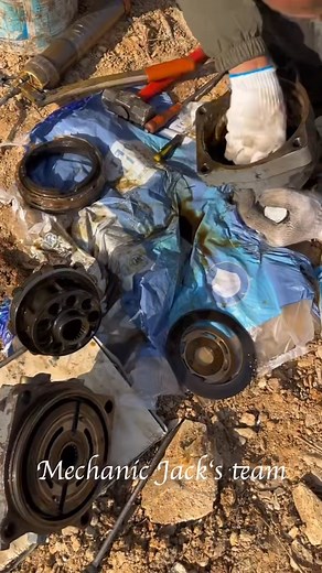 60K views · 355 reactions | Excavator Turntable Bearing Repair #mechanic #mechanicjack #excavator #bearing #turntable | Mechanic Jack's team | Facebook