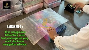 “Selamat ke kalau beli Al Quran di Ar Rayyan by postage????” “Tak rosak ke nanti swarovski tu masuk parcel???” . Ha jom tengok SOP PEMBUNGKUSAN KAMI😬😬 . Bukan setakat bungkus terbaik, sticker untuk bgtahu yg itu Al Quran pun kami lekat supaya takde la kes staff courier langkah ke pijak. . Ha tunggu apa lagi tgh ada ready stock ni??? Untuk pembelian sila layari website kami di www.arrayyanhijrah.com atau whatsapp ditalian 60172660186 . #ArRayyanHijrah #arrayyanhijrahglobalsdnbhd #showroomalqura