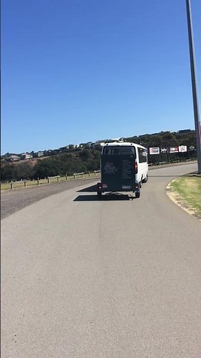 learning how to reverse a mini bus with small trailer©