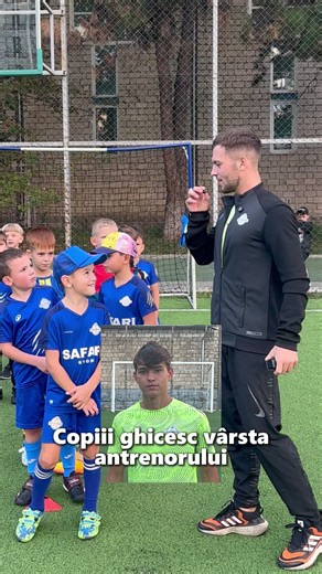 ⚽️ Câți ani credeți că are domnul Maxim? 😄👀 Copiii și-au dat cu părerea… dar oare cine a nimerit? 😂🔥