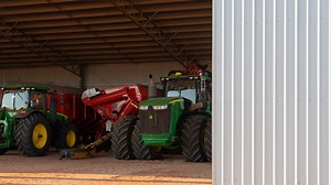 A Guide To Choosing Corrugated Iron or Trimclad