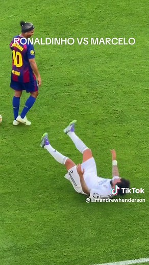 Ronaldinho vs Marcelo: Unmatched Freestyle Skills