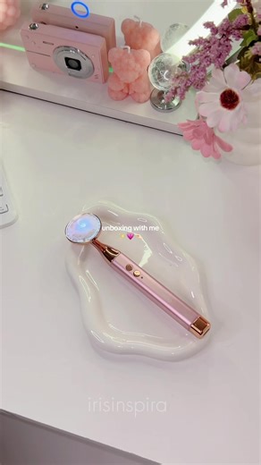 Unboxing desse massageador facial que eu estava curiosa pra testar ✨ Ainda não usei, mas promete vibração, aquecimento suave e LED pra ajudar na rotina de skincare. Vou testar e volto pra contar o que achei dele amigas 💗🤏🏻 #skincare #routine #glowup #girlythings #fyp